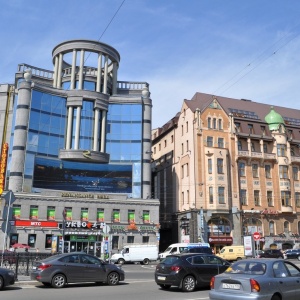 Фото от владельца Renaissance Hall, торгово-офисный центр