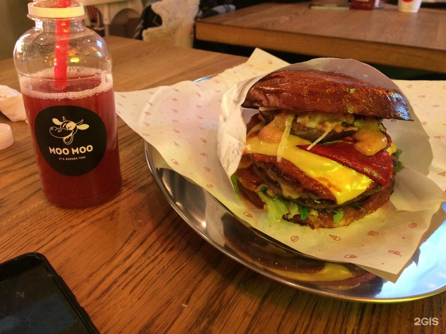 Moo moo burgers. Бургерная Муму. Муму Бургерс. Moo Moo Burgers Санкт-Петербург. Муму Санкт-Петербург бургерная.