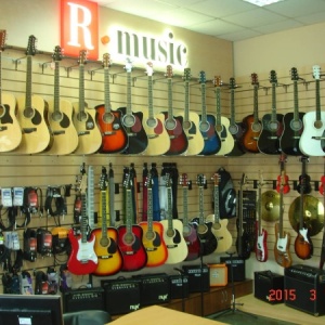 Фото от владельца R-music, магазин музыкальных инструментов