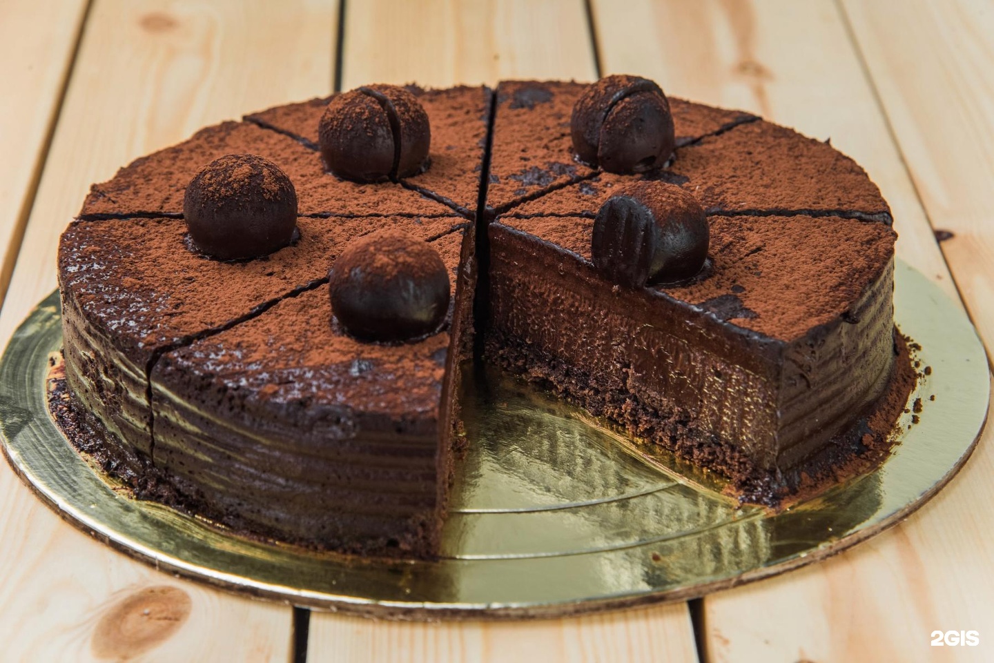 Простой рецепт шоколадного торта с фото. Торт трюфельный карат. Торт "трюфель" (Truffle Cake). Торт Прага Шоколадница. Шоколадная Долина торт трюфель.