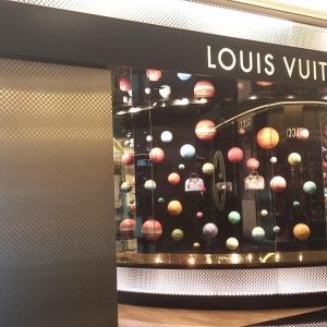 Фото от владельца Louis Vuitton, магазин брендовой одежды и аксессуаров