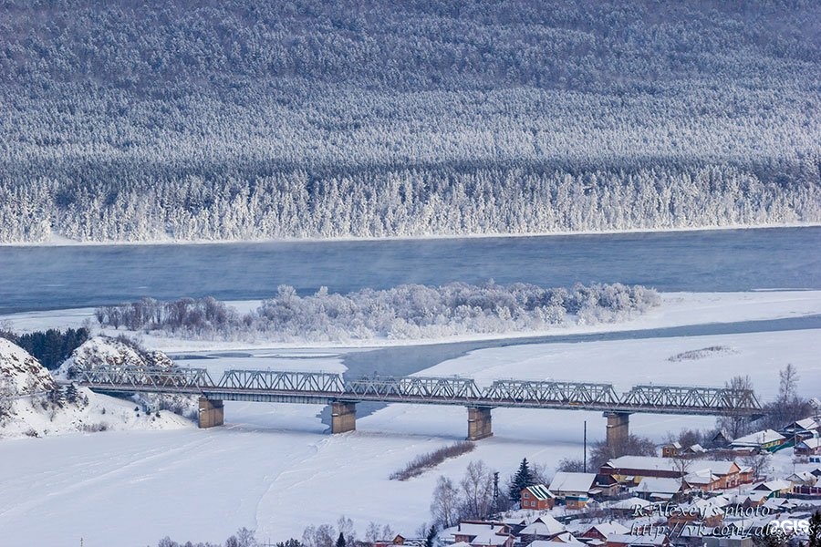 Край даже. Енисей Манский мост. Мана зимой Красноярск. Усть Мана набережная маны. Усть Мана зимой.