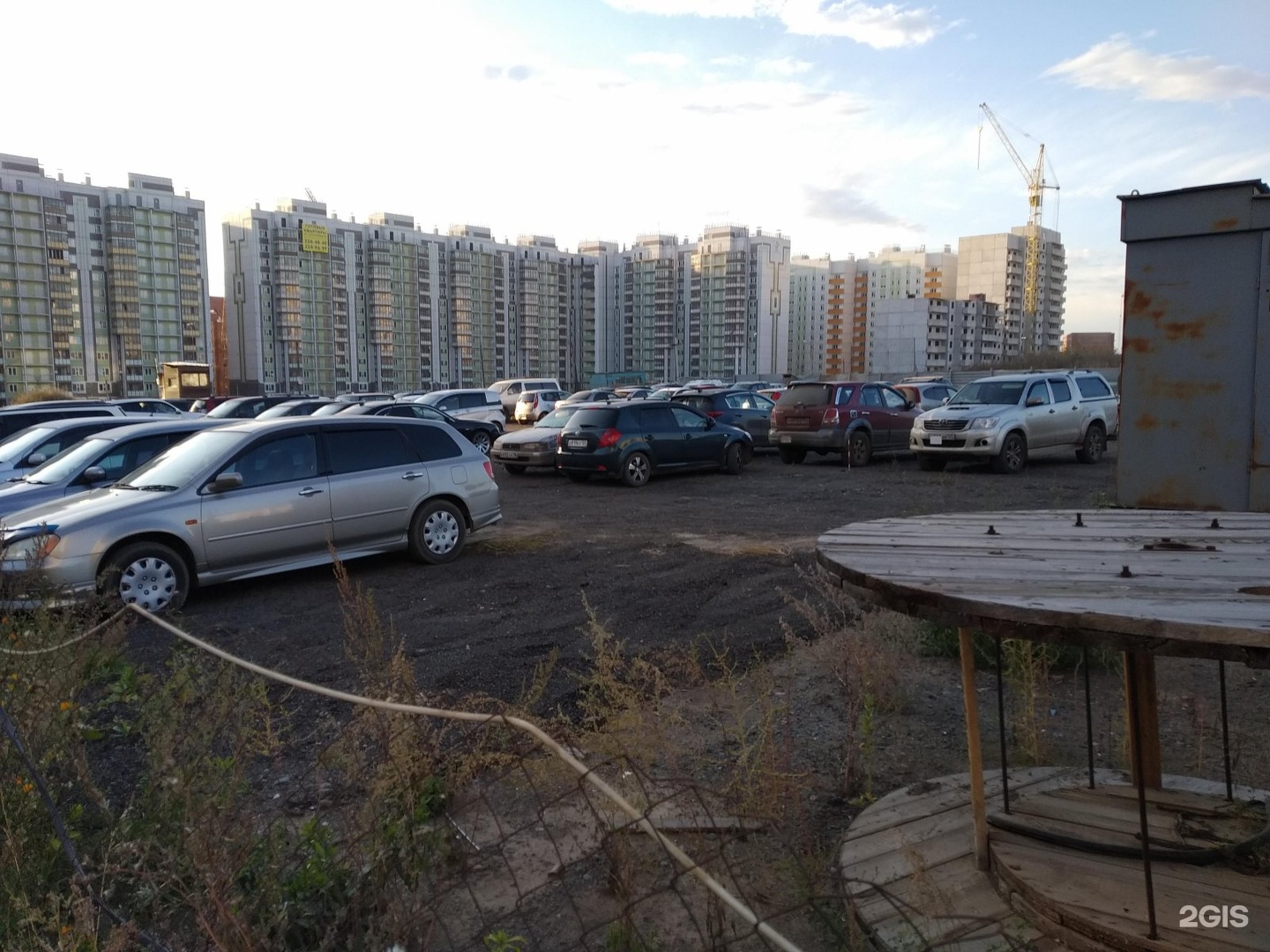 Регатная 1 красноярск парковка. Регатная 1 красноярск парковка. Паркоместо красноярск южный берег. Парковка красноярск. Улица красноярская паркинг.