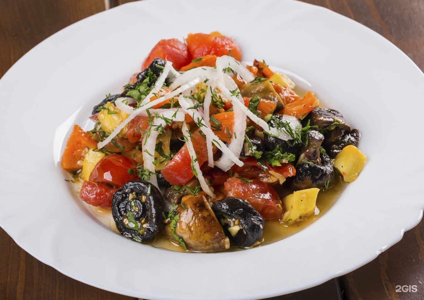 Салат из овощей на гриле. Овощной хоровац. Овощной хоровац армянский. Салат с овощами гриль. Салат из овощей на мангале.