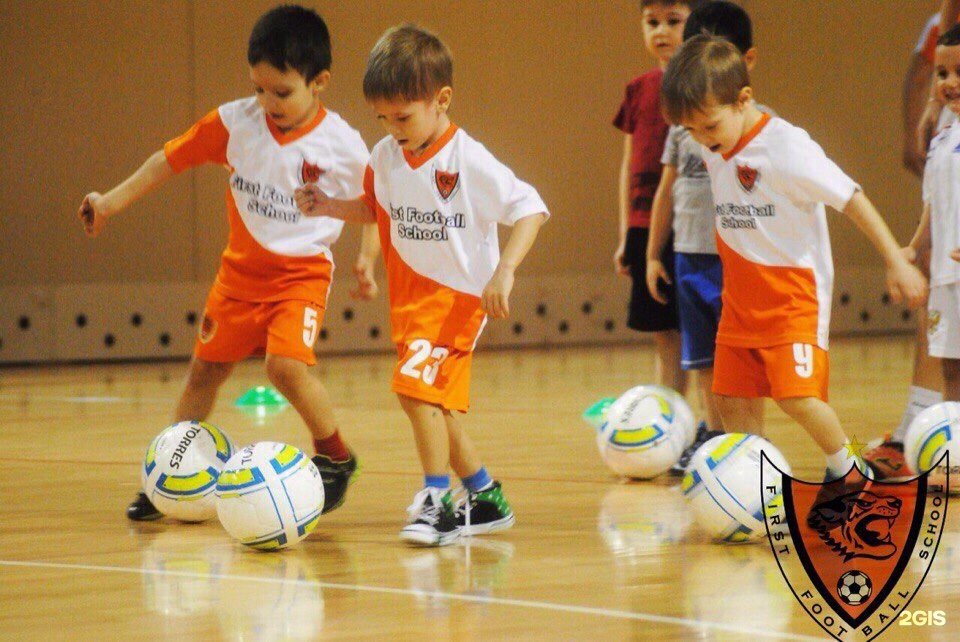 First school. Школа футбола для детей Екатеринбург. Футбол в школе Екатеринбург. Футбольная школа Урал. Футбол для малышей Екатеринбург.