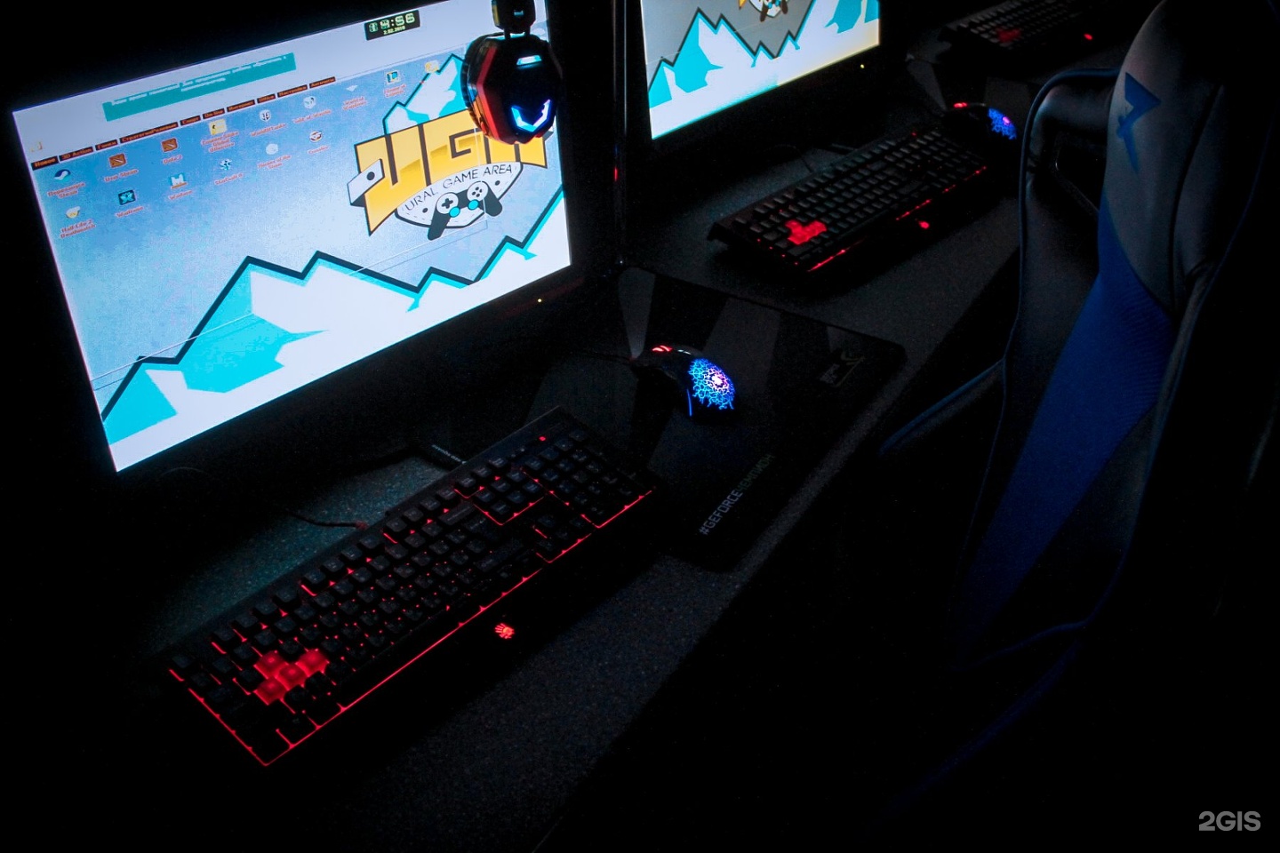 Megadrom екатеринбург вайнера. Компьютерный клуб escape, санкт-петербург. Компьютерный клуб неон. Киберспортивная арена. Кибер екатеринбург.