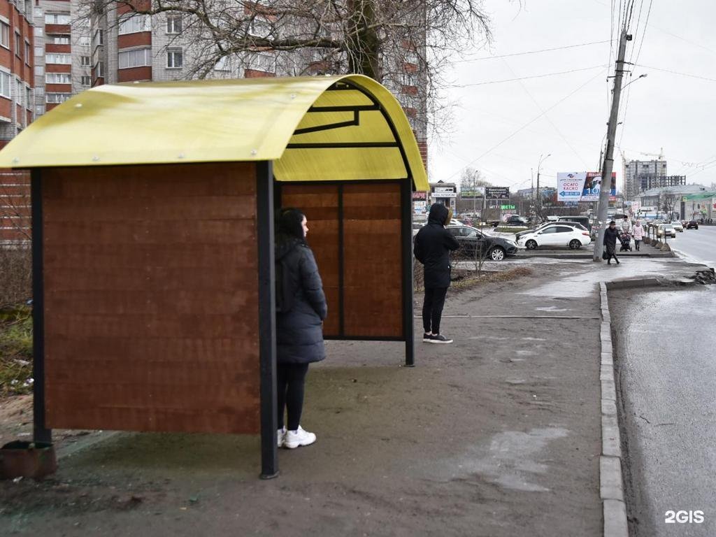 Череповец вологда остановки. Остановочный комплекс Чернышевского 116 Вологда. Остановка в Вологде. Остановка летом. Остановка ул мира Вологда.