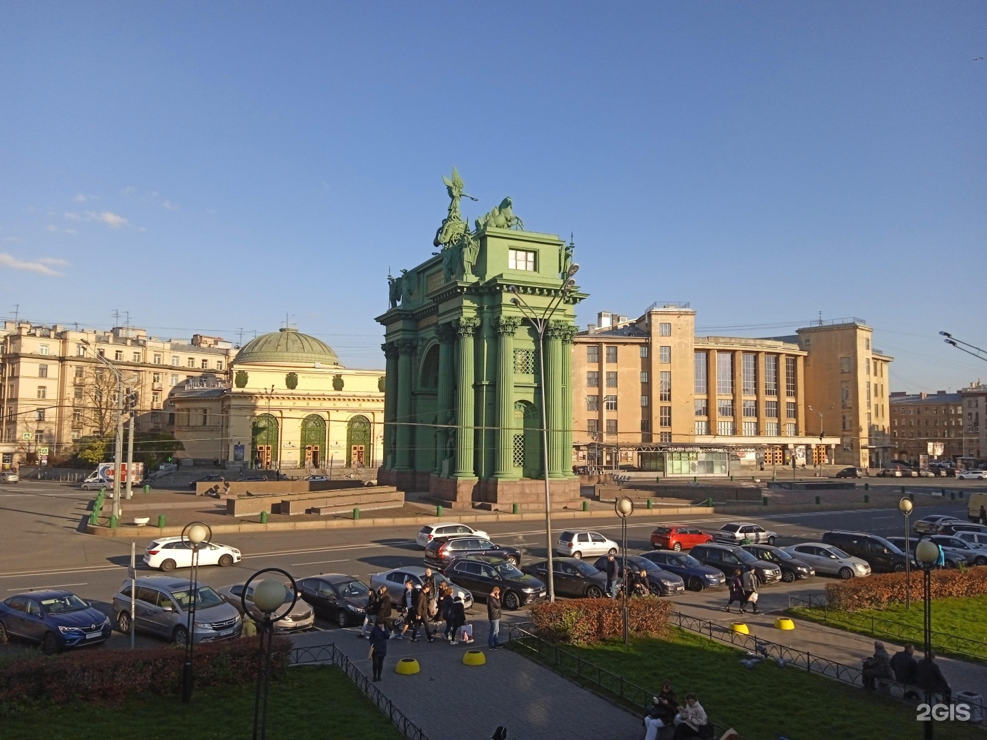 Площадь стачек театр. Нарвские ворота музей. Нарвская площадь Стачек. Площадь Стачек.