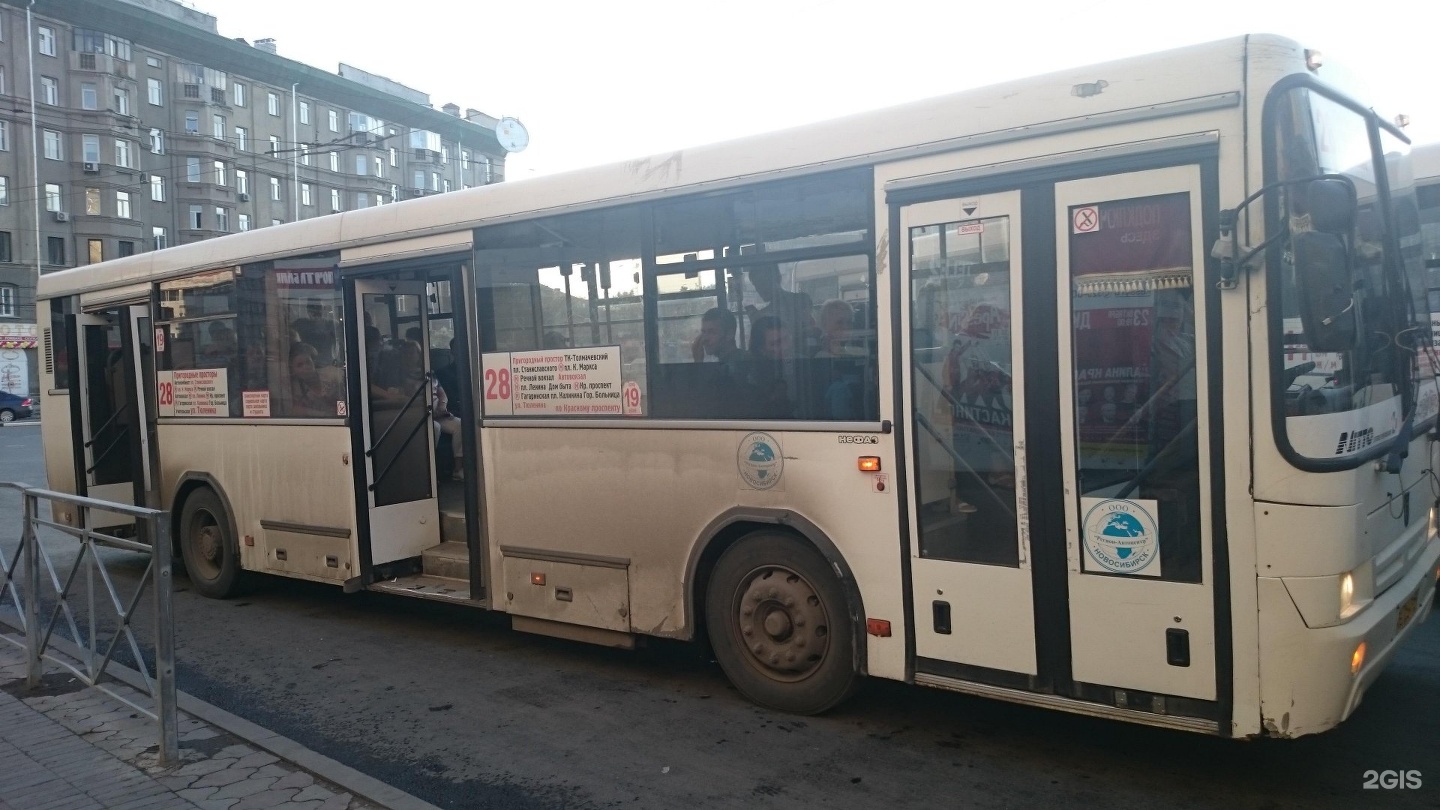 Автобус 28а казань. 28 Автобус Новосибирск. Маршрут 28 автобуса Новосибирск. Тойота-28 автобус. 28 Автобус Новосибирск фото.
