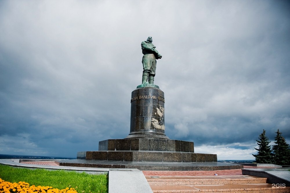 Фото памятник чкалову нижний новгород