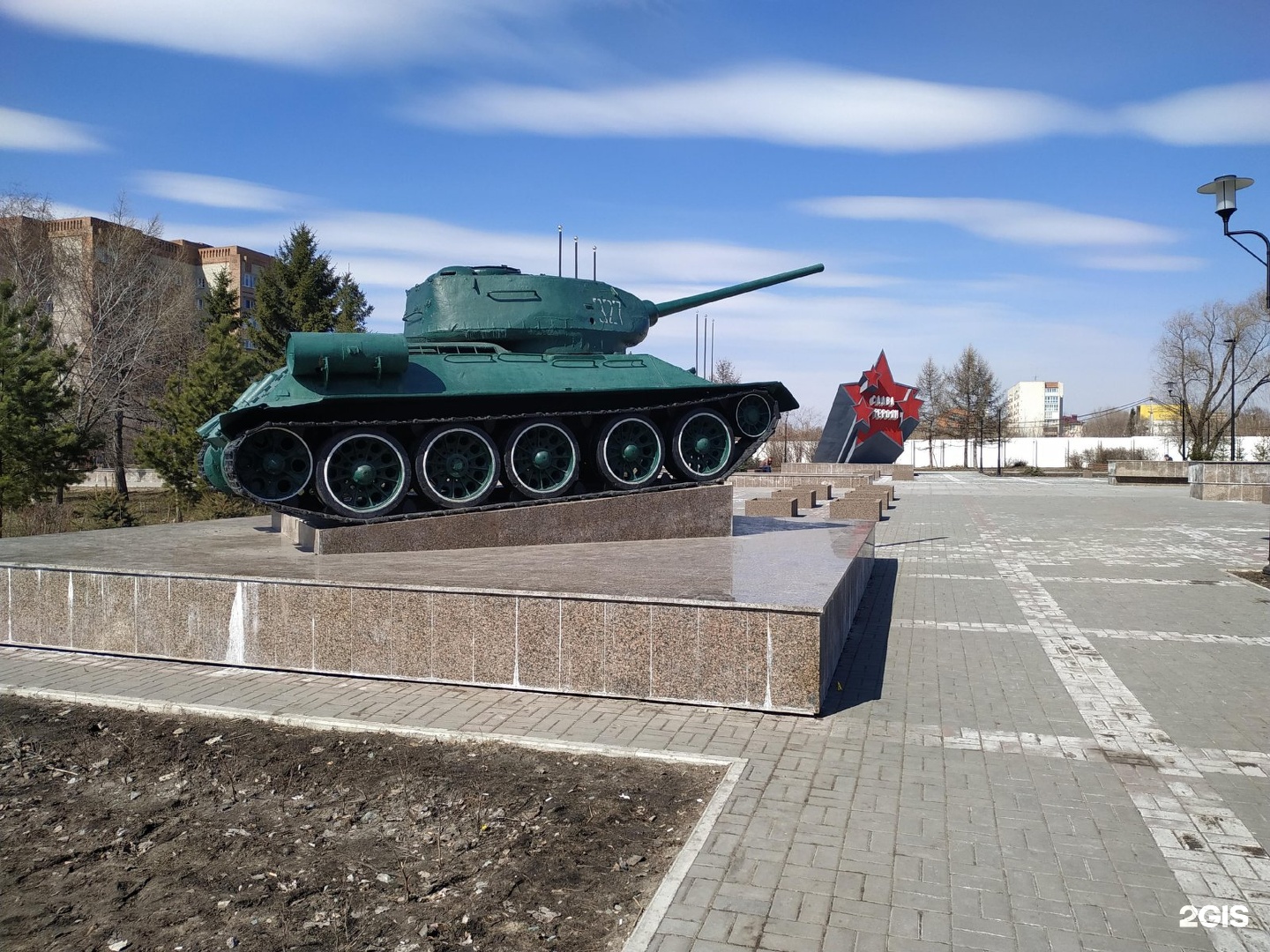 Купить танк в омске. Памятник танк т-34 Омск. Т-34-85 Омск. Танки т34 в Омске. Памятник танку т34 Омск новости.
