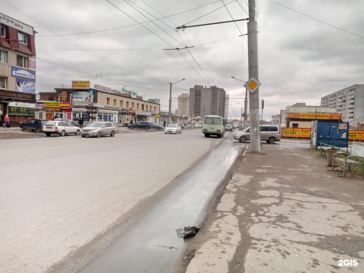 Омск октябрьский. Октябрьский район Омск. Октябрьский автономный округ Омск. Октябрьский район Омск улицы. Октябрьский районный города Омска.