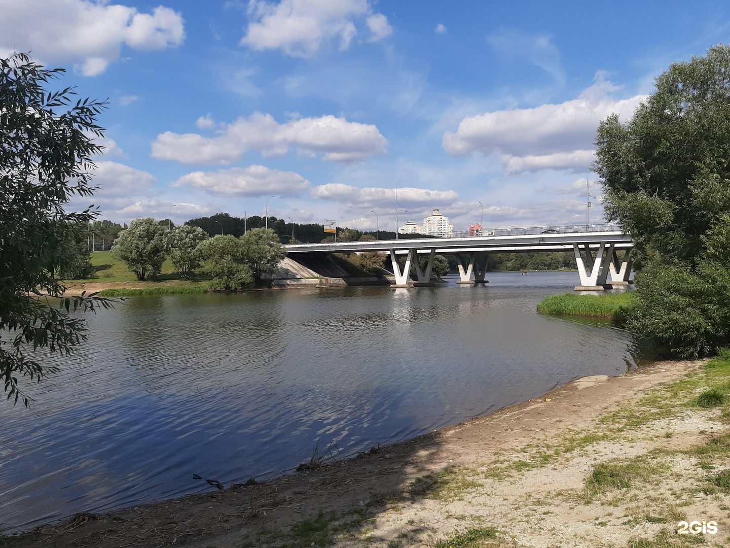 парк борисовские пруды беседки