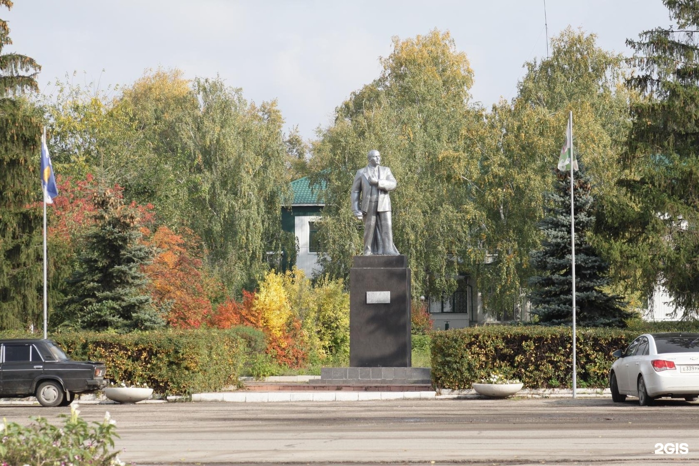 Ишеевка ульяновская. Памятник Ленина в Ишеевке. Аллея героев Ишеевки. Ишеевка. Памятники Ишеевки.