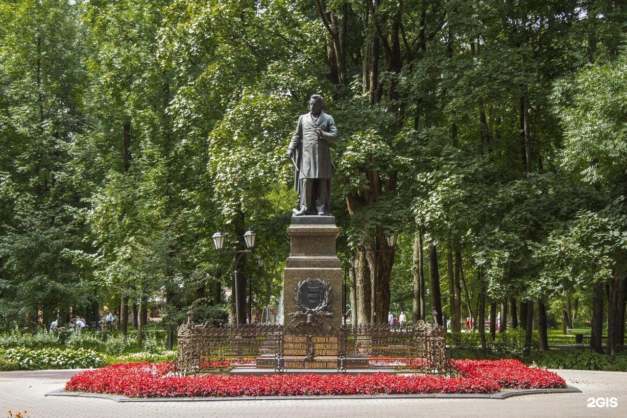 Смоленские глинки. Памятник м и Глинке в Смоленске. Глинка Михаил Иванович памятник в Санкт-Петербурге. Глинка Михаил Иванович памятник. Михаил Иванович Глинка Смоленск.