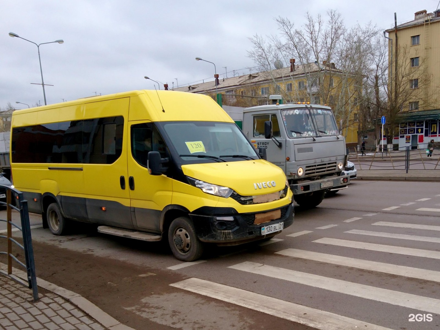 Автобус 120 янтарный. 120 Автобус астанофка.