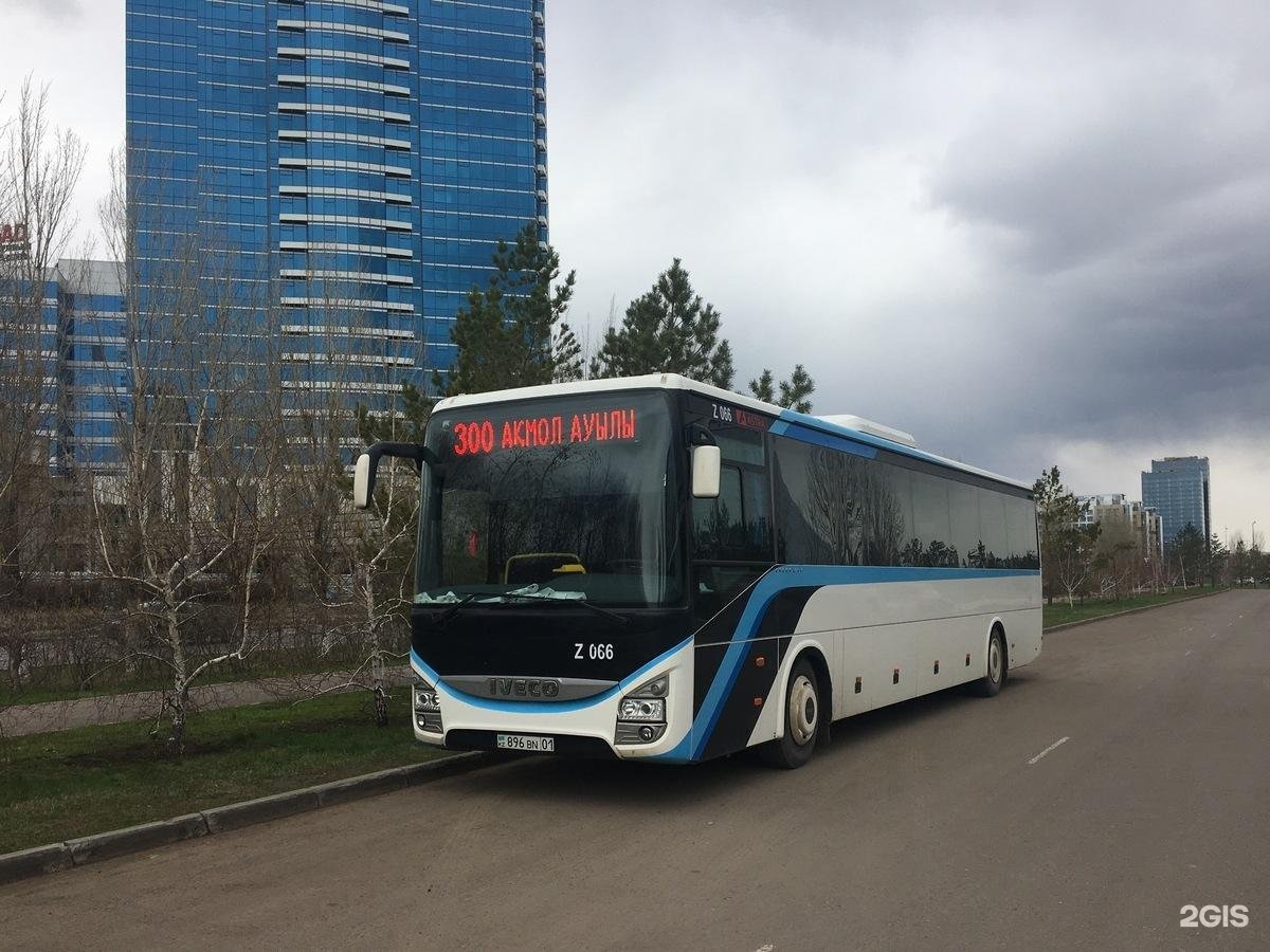 Маршрут 300. Iveco Crossway 13m. Нурсултан автобусы Iveco. Автобус 300. Маршрутка 300.