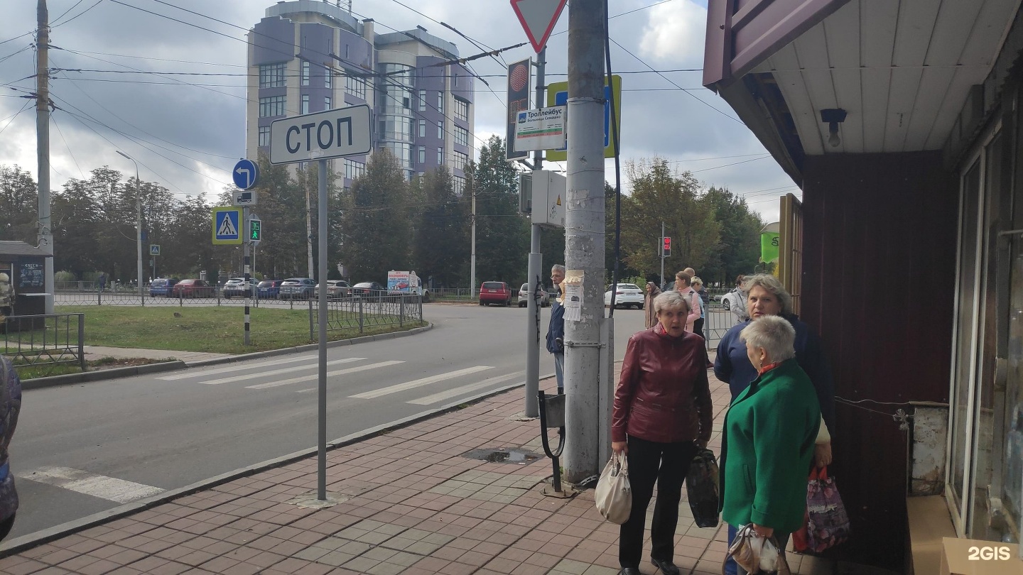 Семашко орел. Остановка Семашко Орел. Остановка больница им Семашко. Озерки аптека Орел на остановке Семашко. Остановка Семашко Рязань.