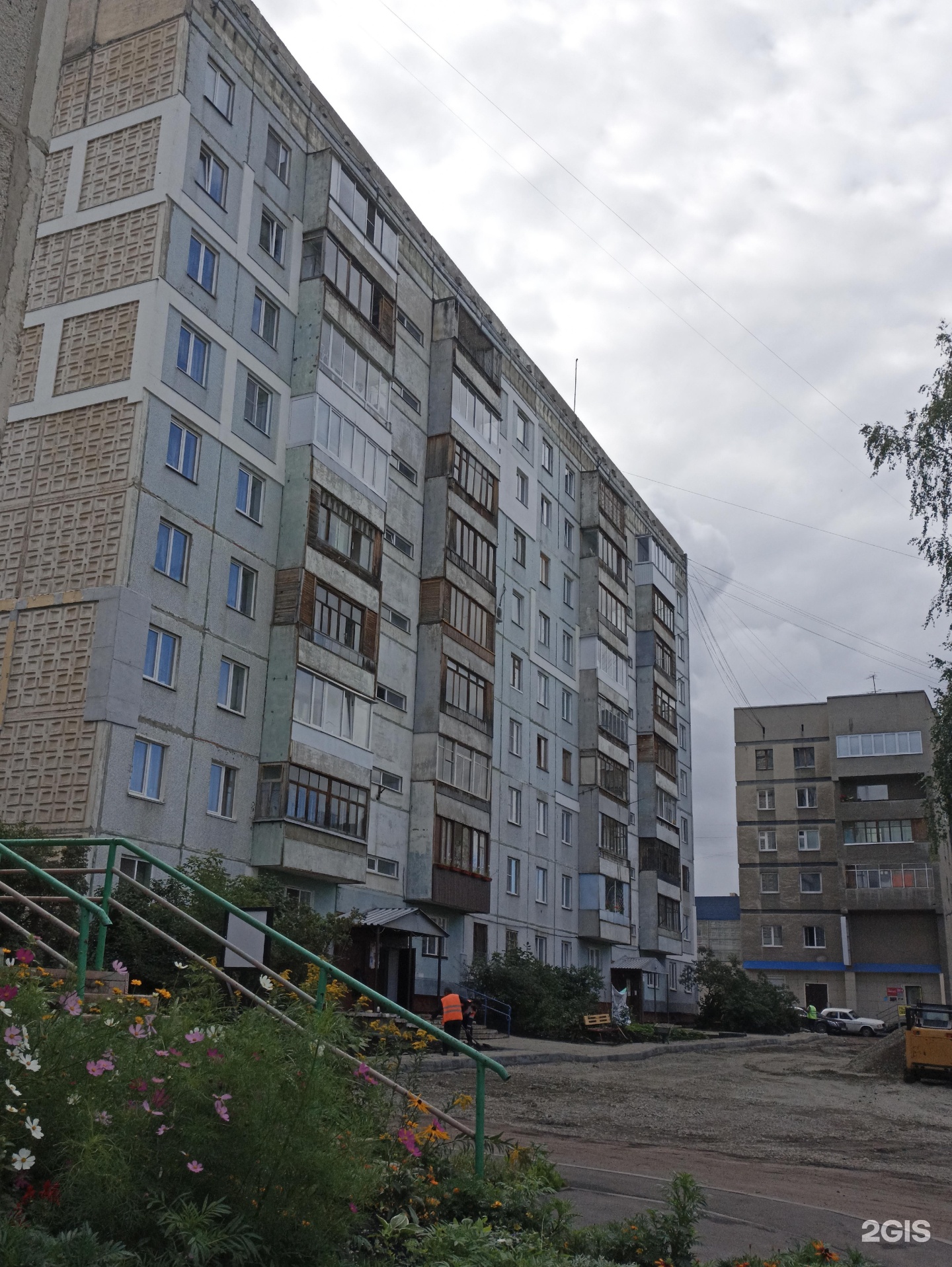 Троллейбус кемерово. Кемерово 183. Кемерово видео москвой площади с высоты. Трамвай кемерово 163. Магазин мебели комфорт кемерово.