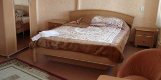 Серов: Отель Уют