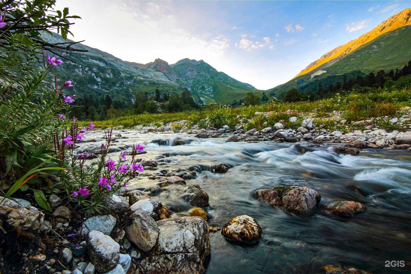 пос. Каменномостский: Отель Белла