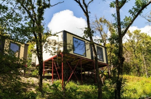 с. Бжид: Отель Инфанта