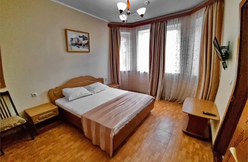 Геленджик: Коттедж Кипарис