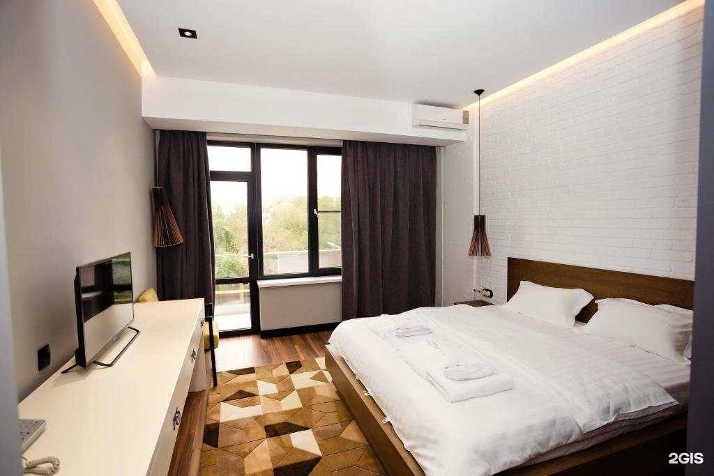 Eleven Hotel & Hall