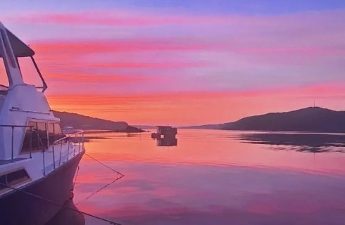пос. Русский: Глэмпинг Boat_n_Rest