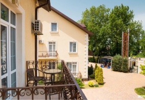 Отель Дивный мир усадьба Шато в Анапе