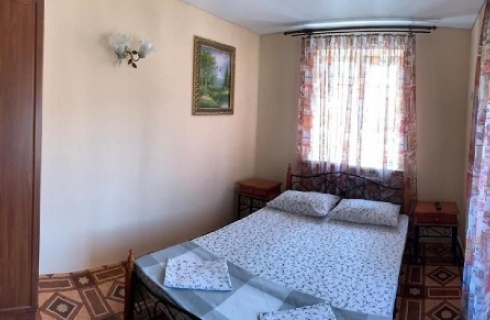 с. Кабардинка: Гостевой дом Семья