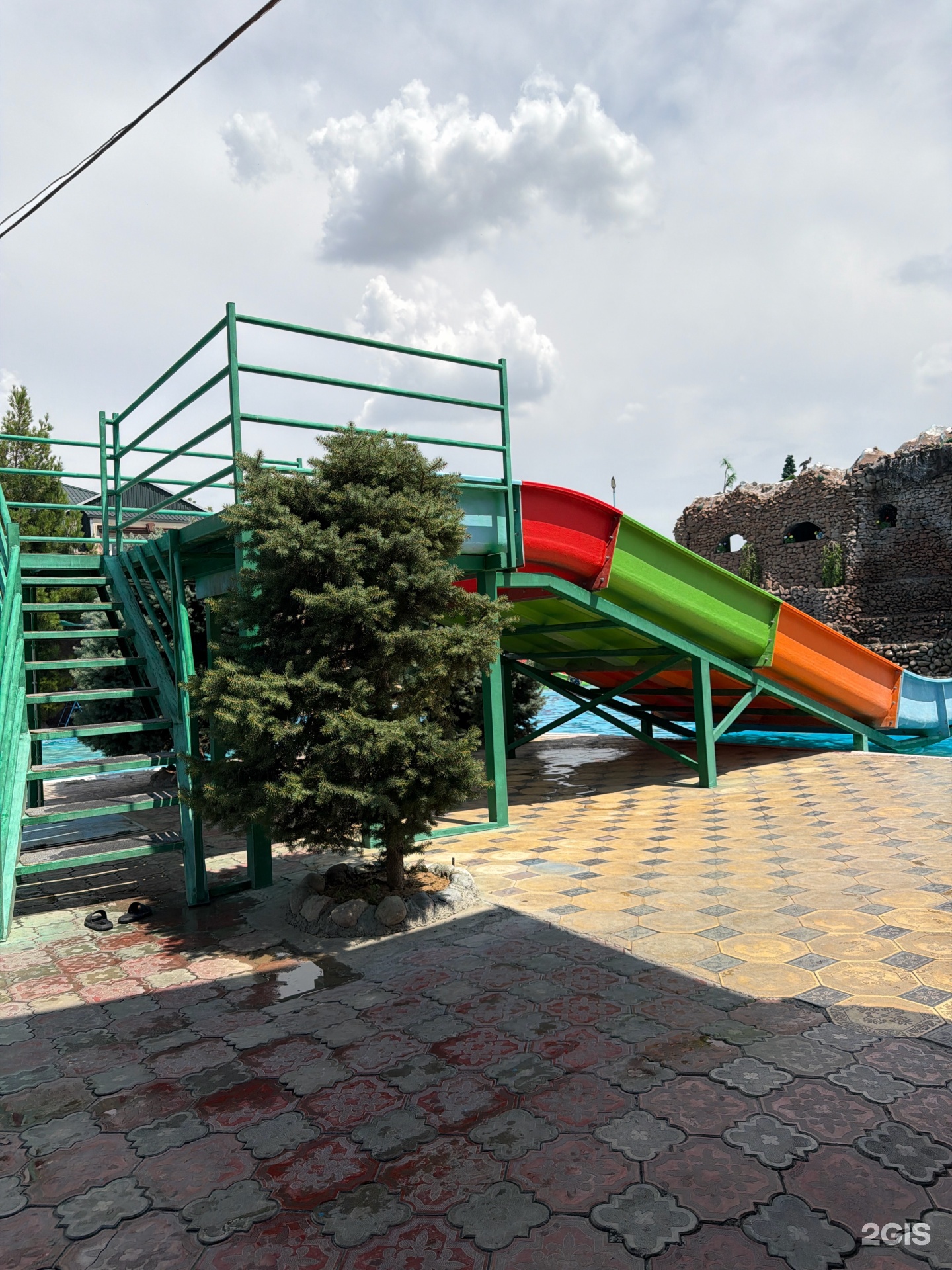 Тау-сая